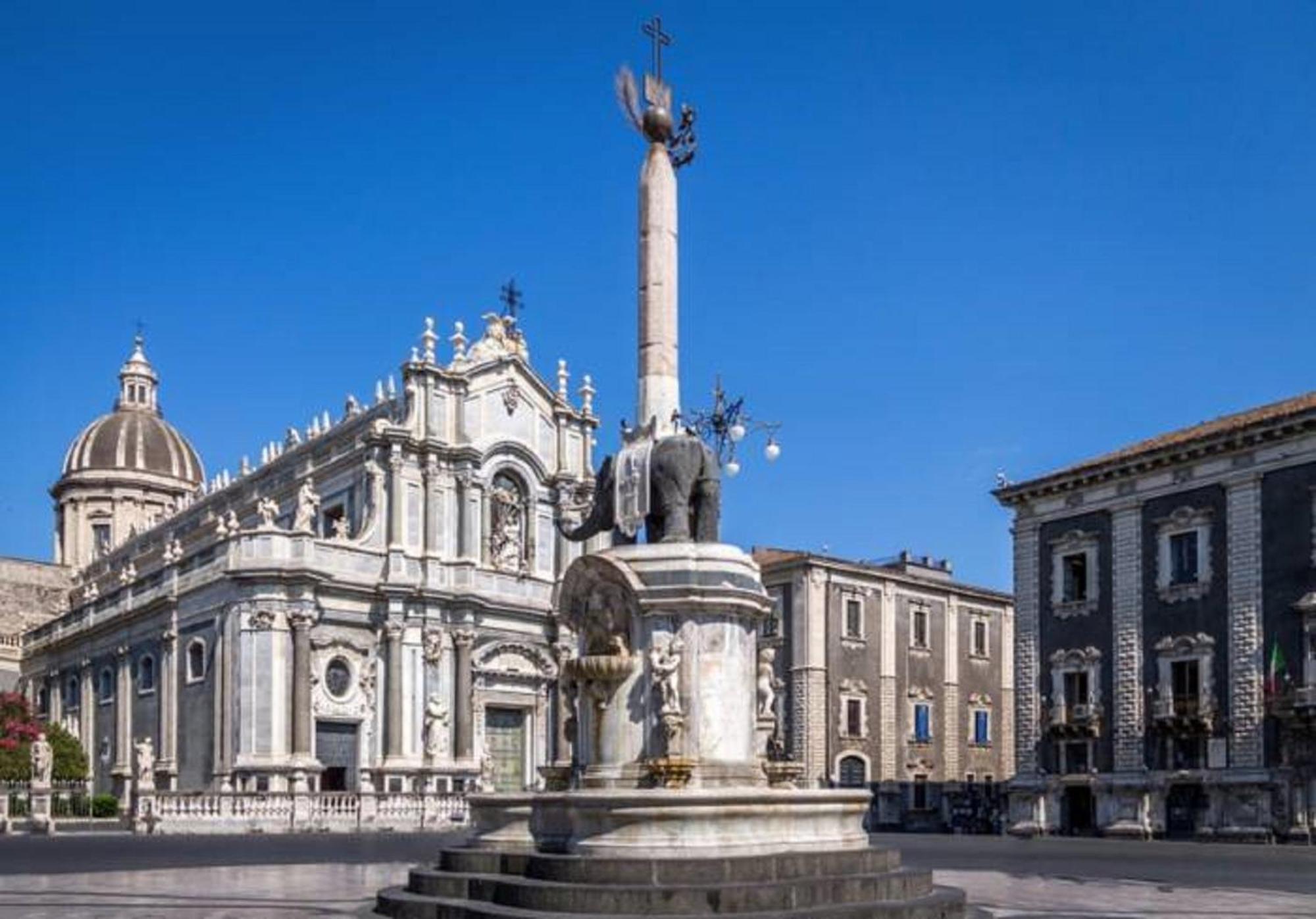 Catania Apartment Borgo Suite Autonomous ภายนอก รูปภาพ
